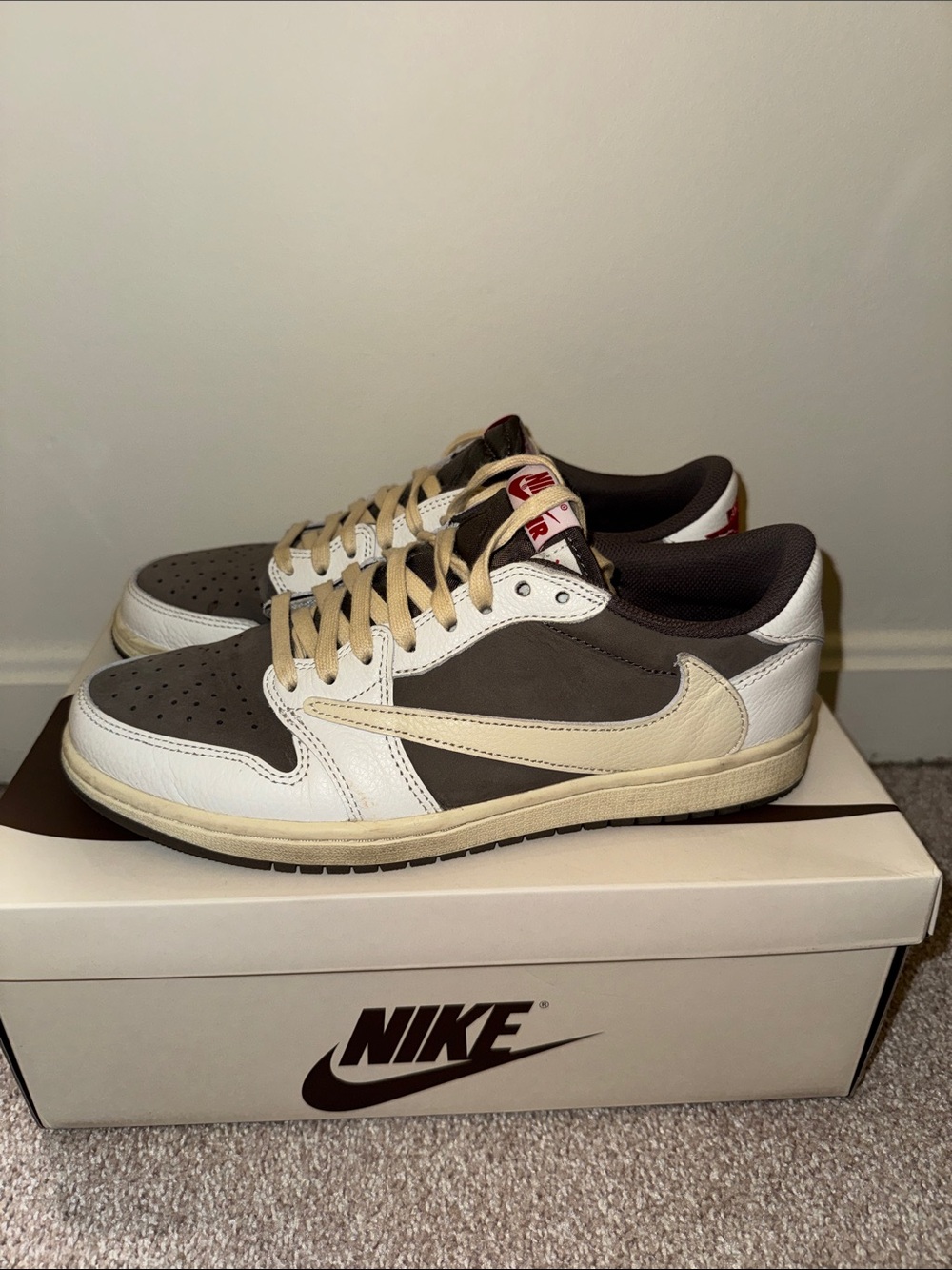 Travis Scott Reverse Mochas - Picture 2 of 11